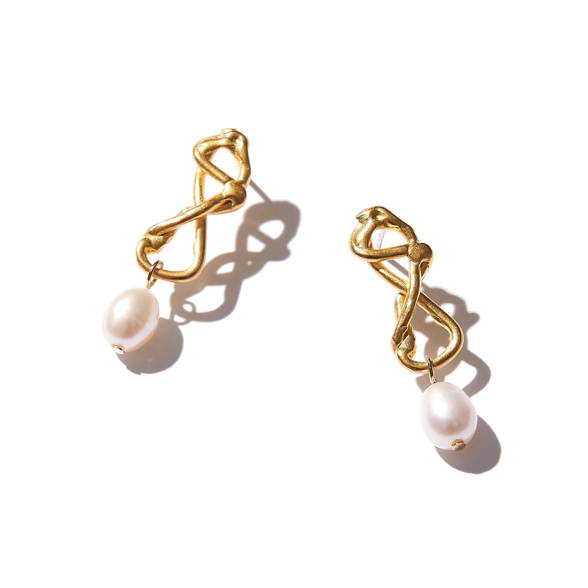 Loosed knot earrings (gold)