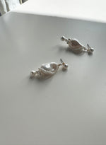 Lacey baroque pearls earrings