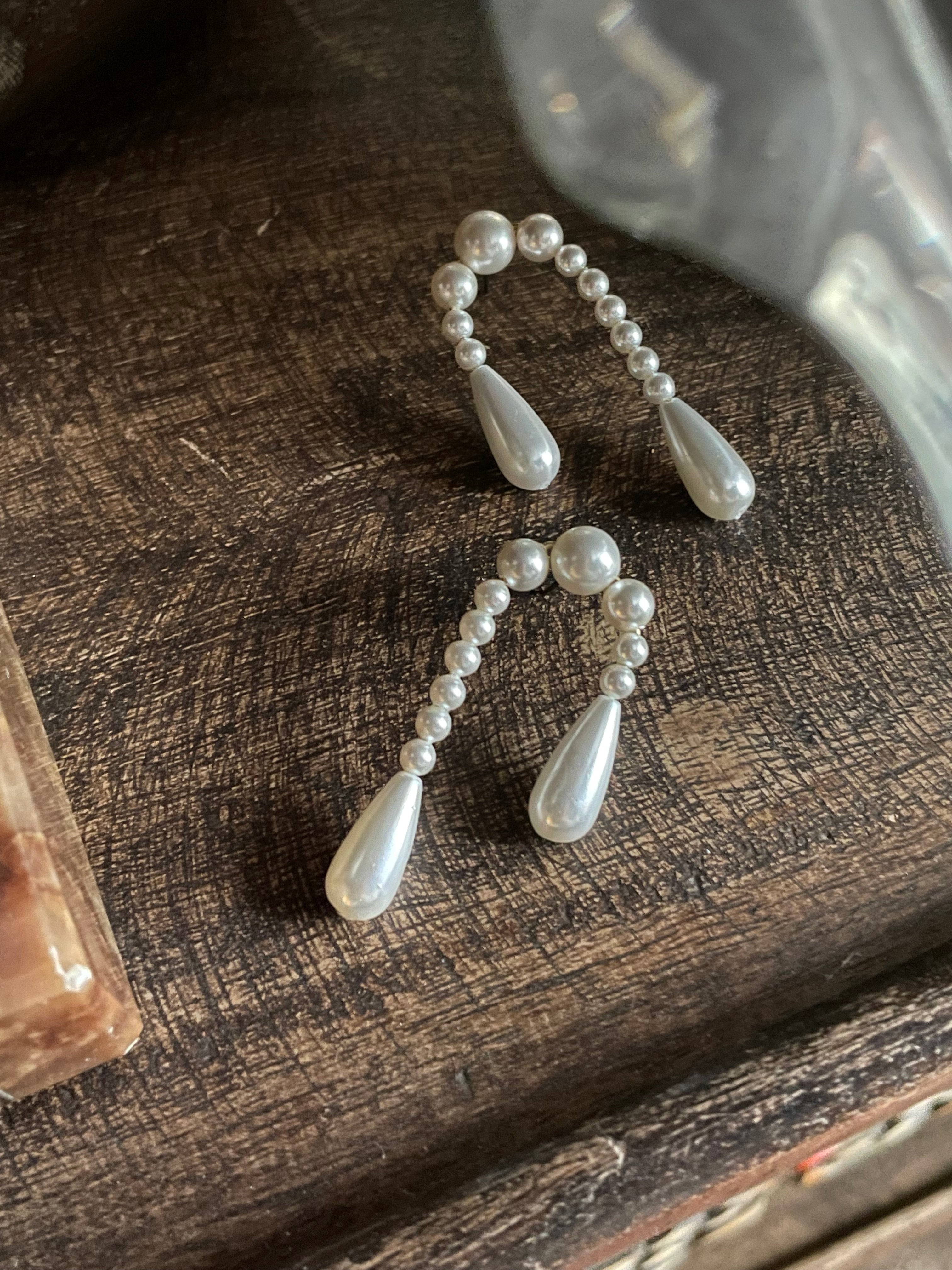 Sarah pearl earrings