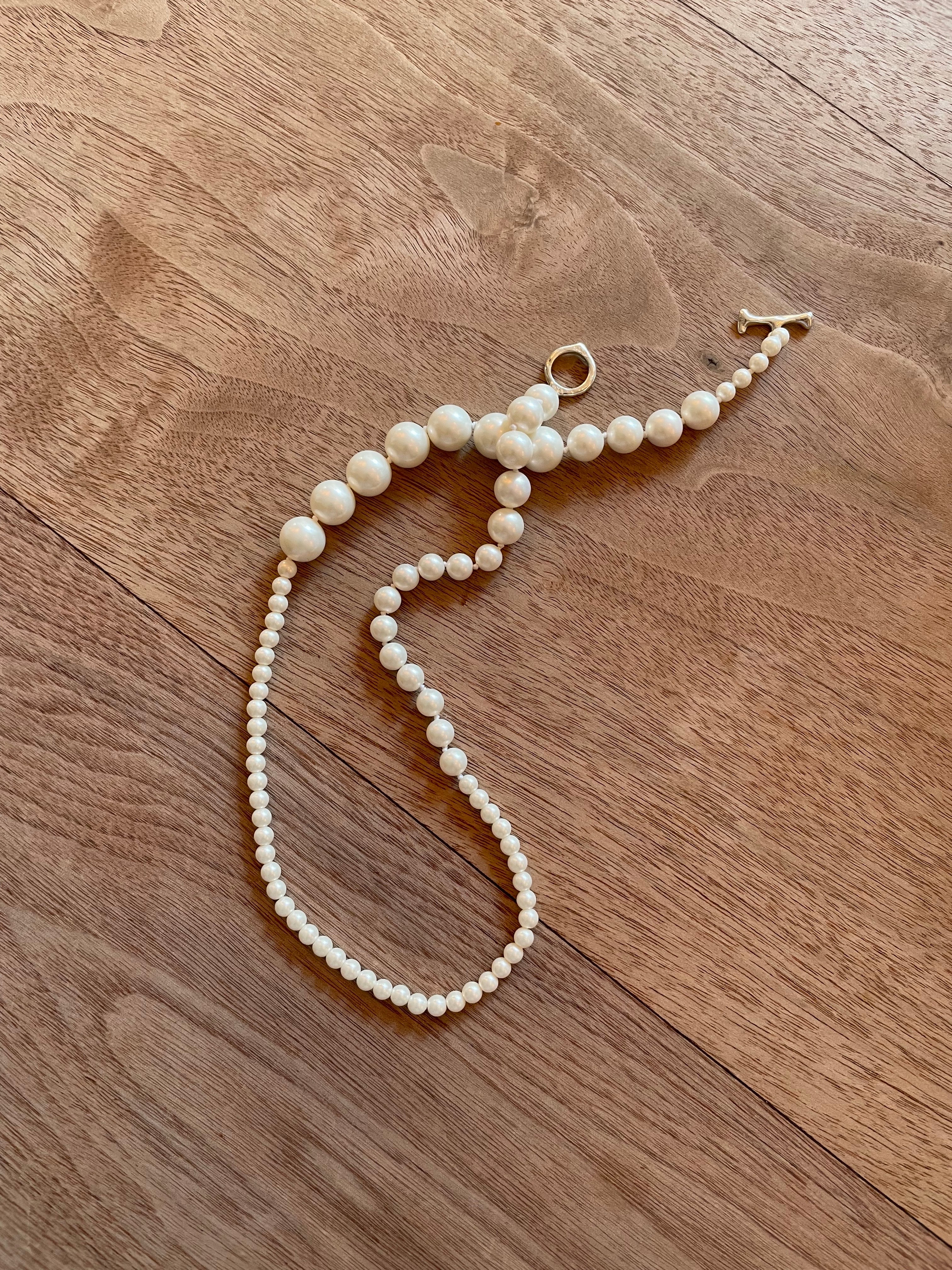 Gradation pearl necklace